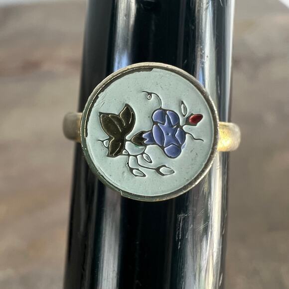 🍭6/$30 Adjustable dainty enamel purple pansy ring on gold tone band - size 4.75 - Picture 6 of 7